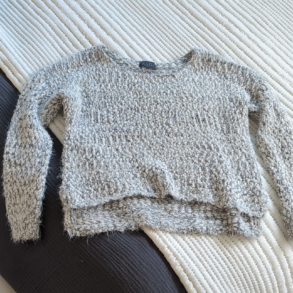 ASTR The Label Fuzzy Knit Sweater Size S